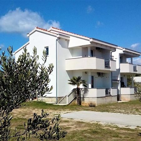 Apartment Anzotika Nin Exterior photo